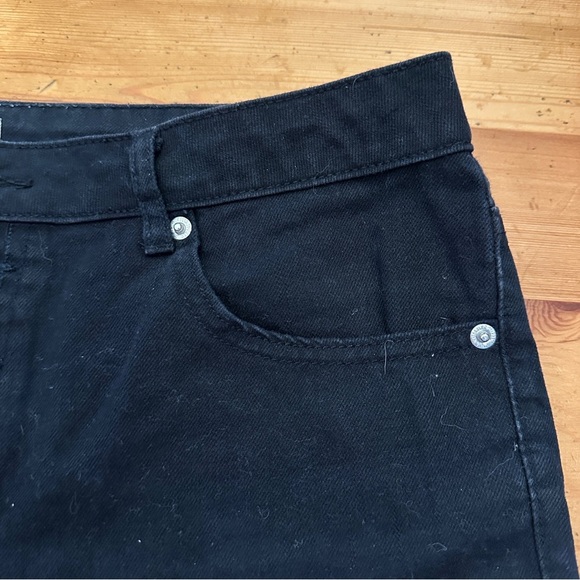 Forever 21 black denim button fly shorts size 30 - Picture 3 of 5